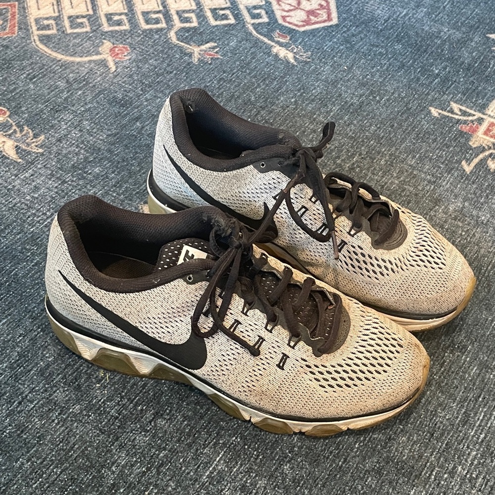 Nike Women’s Tailwind 8 Grey and Black Athletic Sneakers